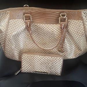 Beautiful   XXX Large brahmins bag and wallet